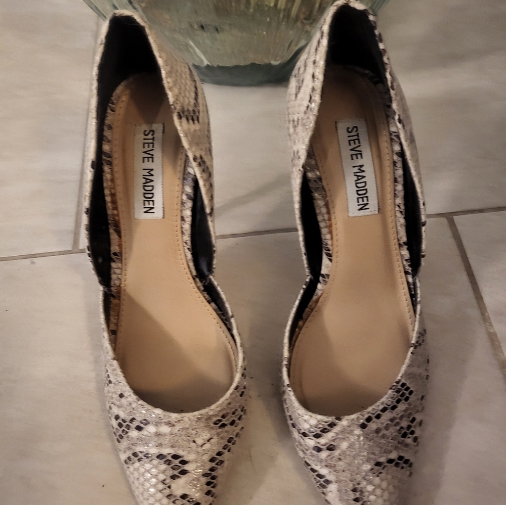 Heels - Picture 8 of 9
